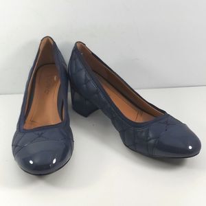 NWOT‎ VIONIC Navy Blue Block Heels Size 8. S823